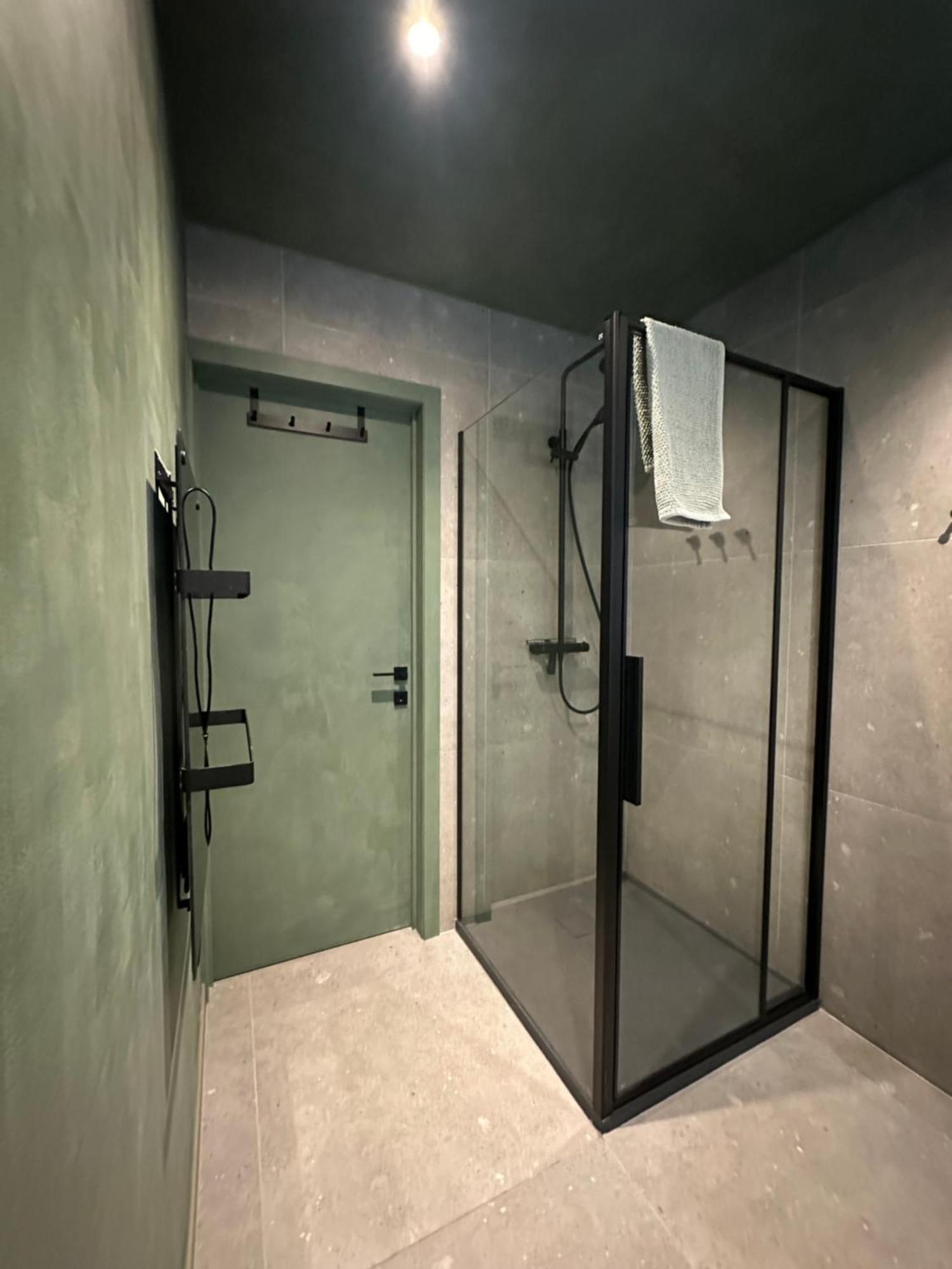 Studio By Aimee - 20M From The Beach & In City Centre! Ostend Exterior photo